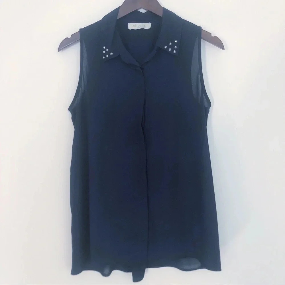 🍁 Olive & Oak Navy Studded Collar Sleeveless Top